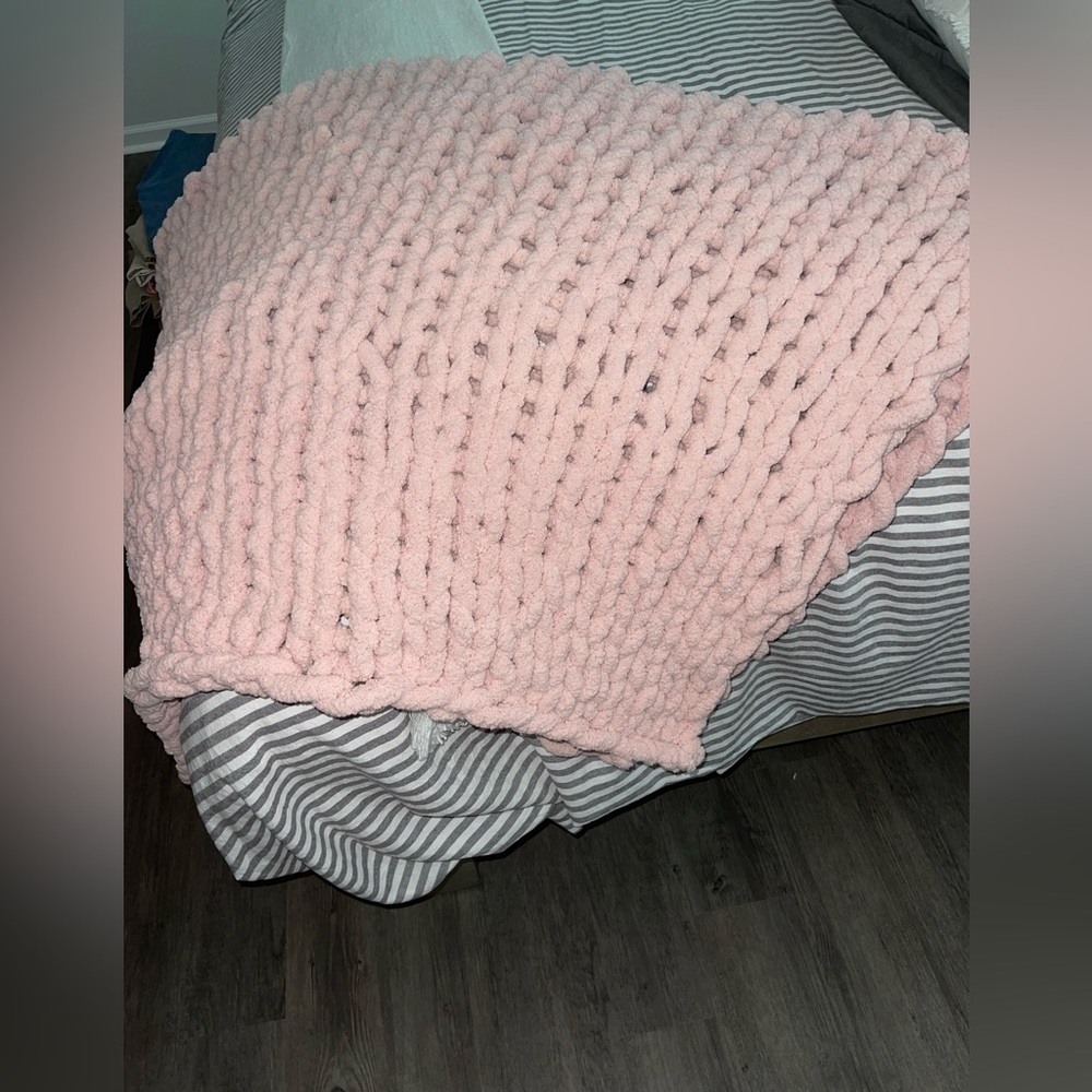 Baby Pink Knit Throw Blanket